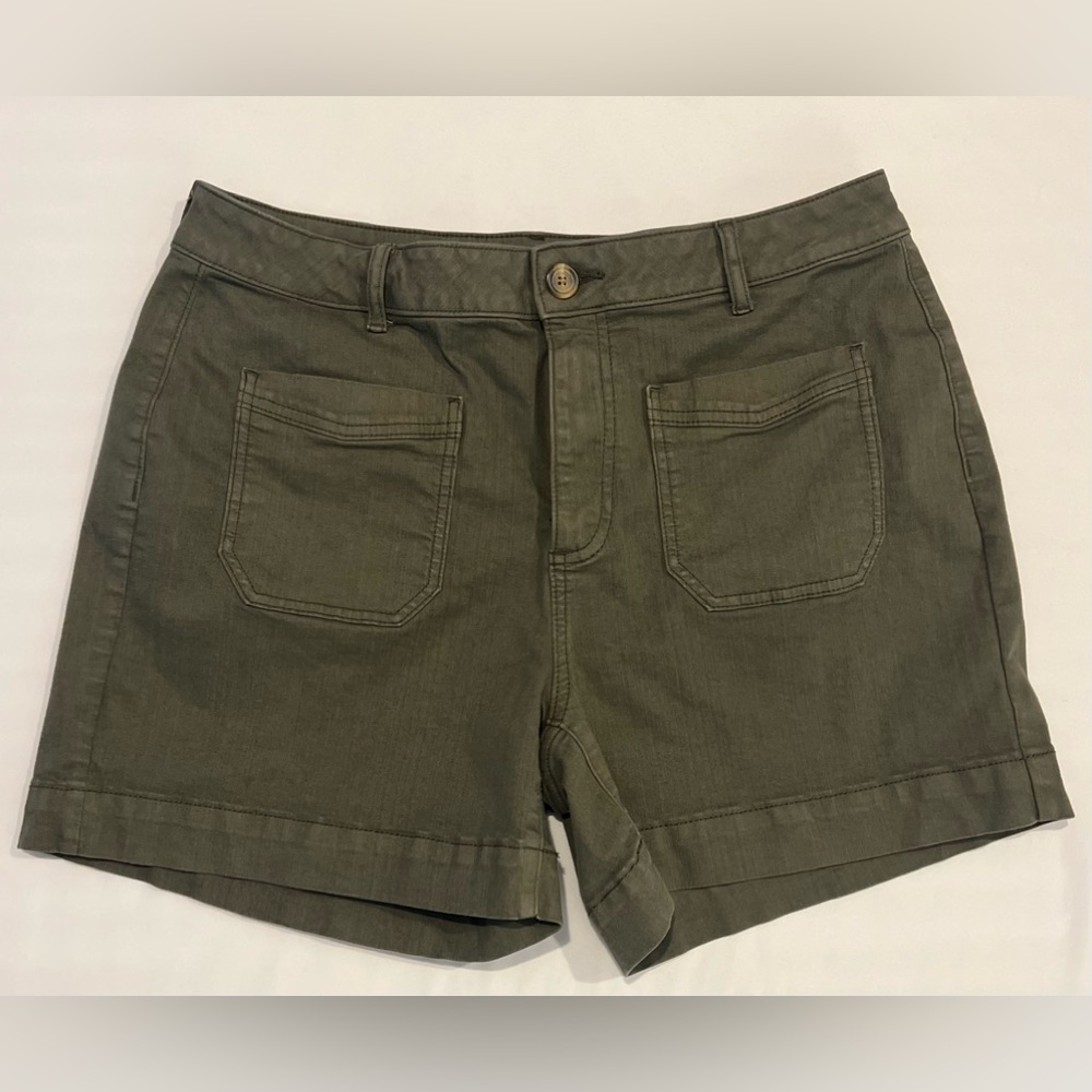 Green cargo shorts 14